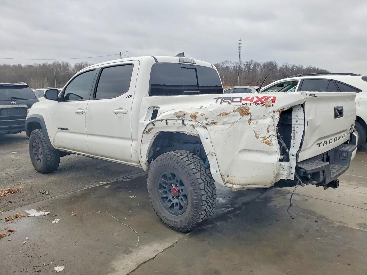 2022 TOYOTA TACOMA DOUBLE CAB photo 2