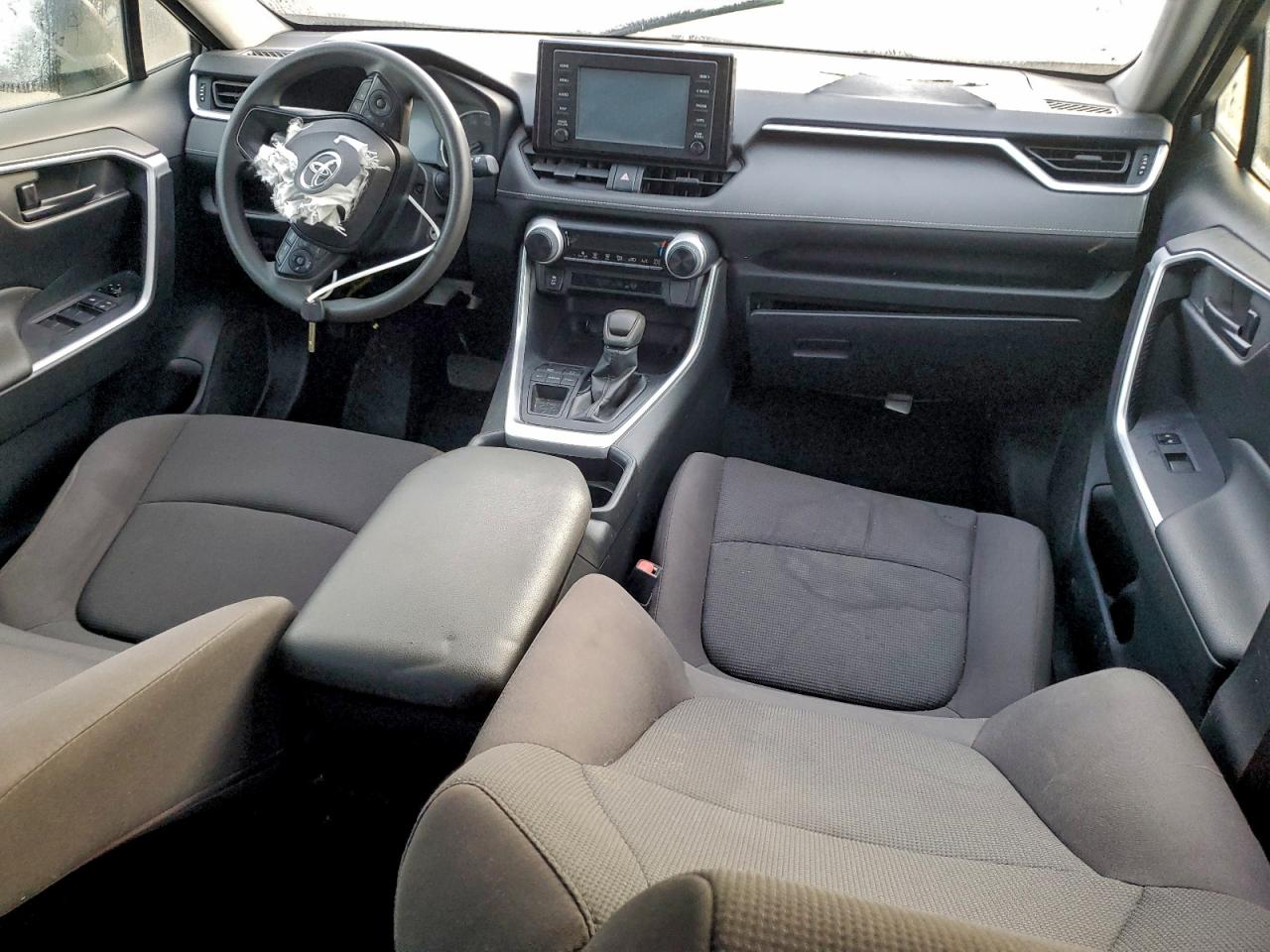 2019 TOYOTA RAV4 LE photo 8