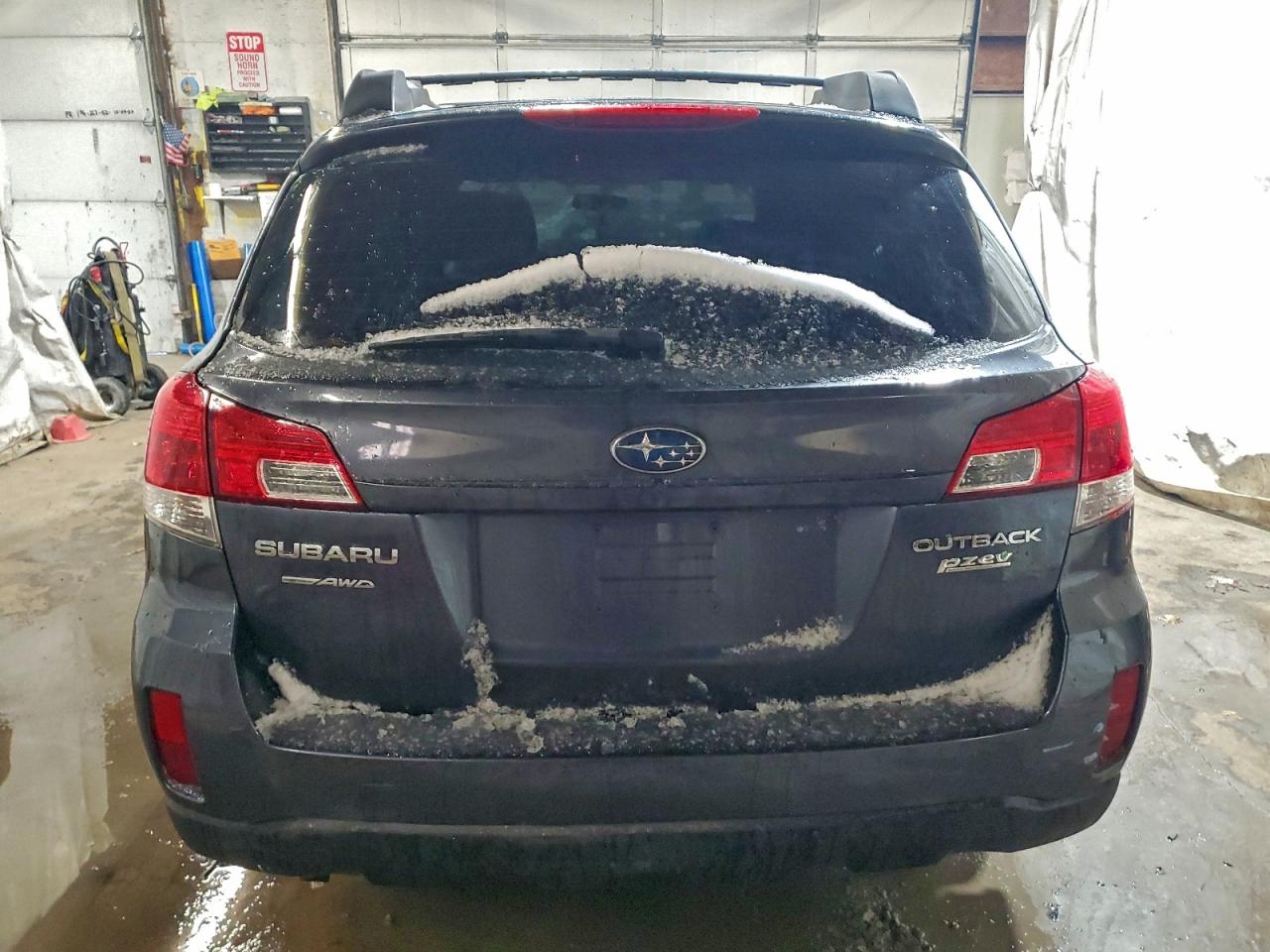 2011 SUBARU OUTBACK 2.5I photo 6