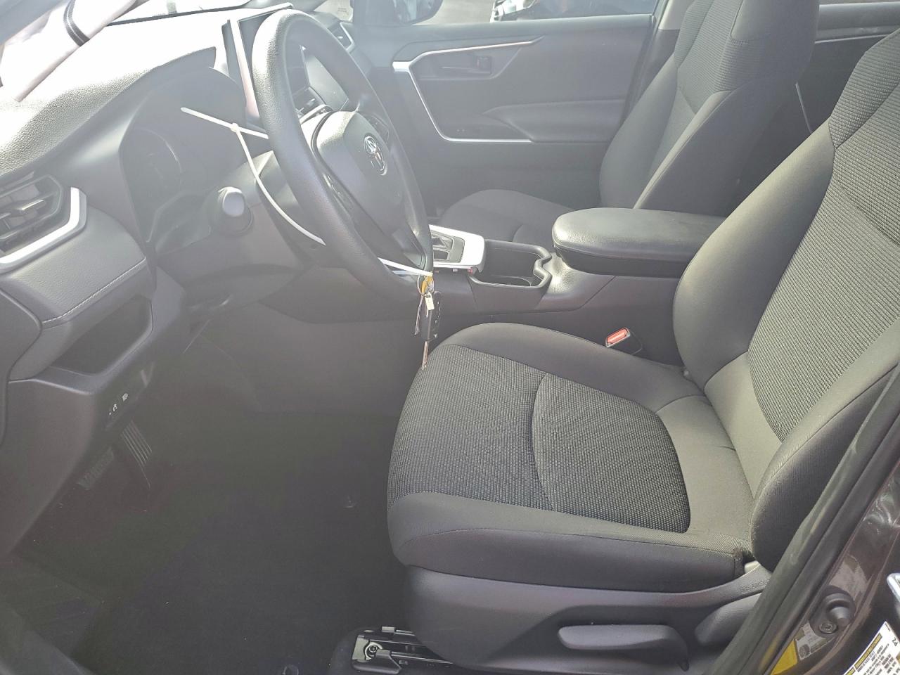 2024 TOYOTA RAV4 LE photo 7