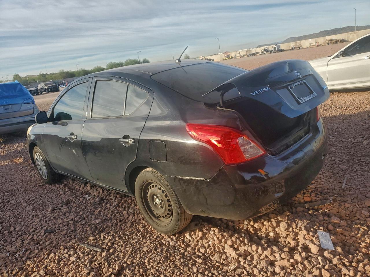 2014 NISSAN VERSA S photo 2