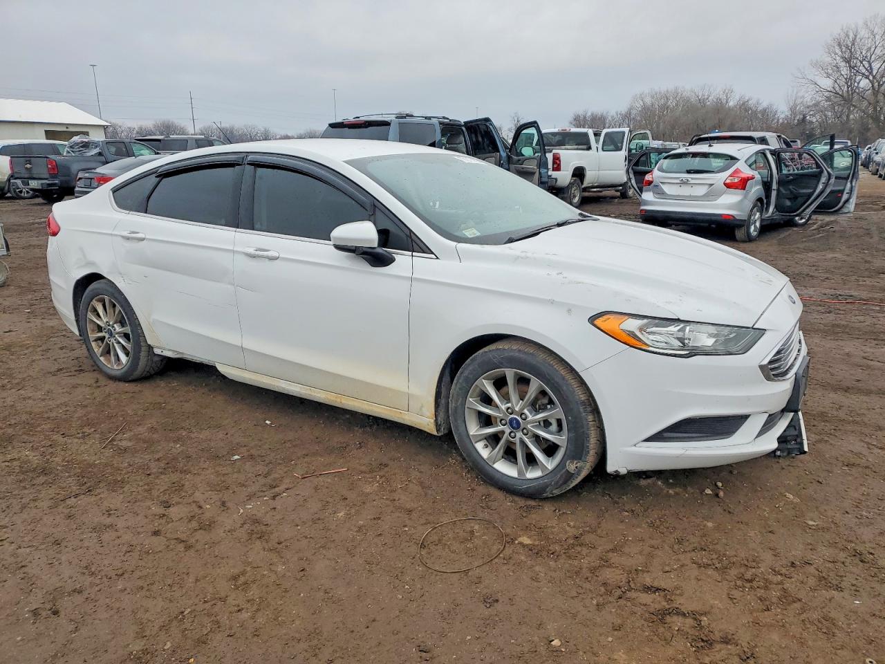 2017 FORD FUSION SE photo 4