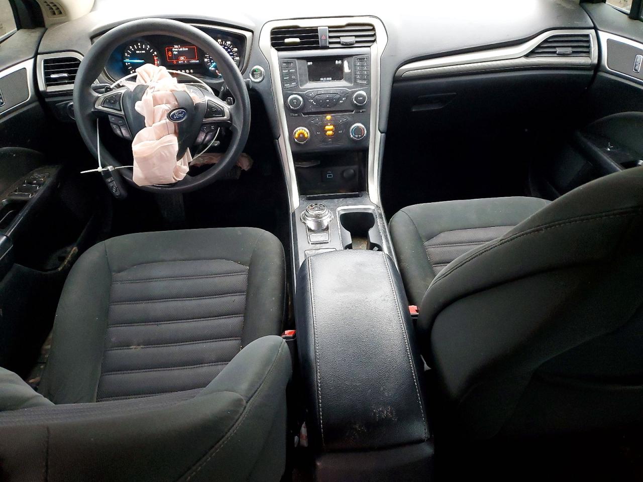2017 FORD FUSION SE photo 8