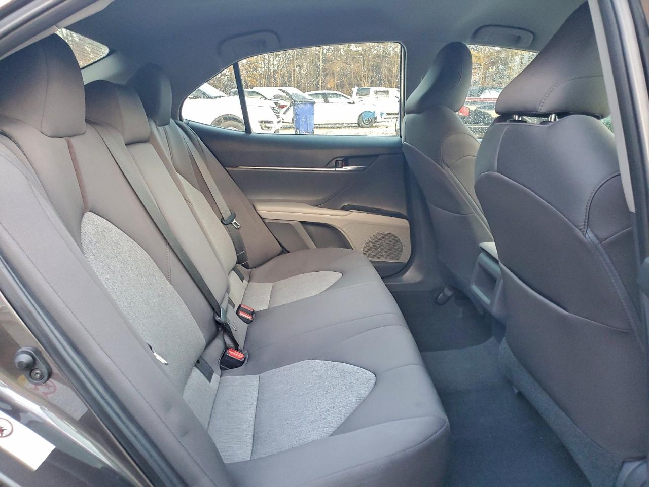 2019 TOYOTA CAMRY L photo 10