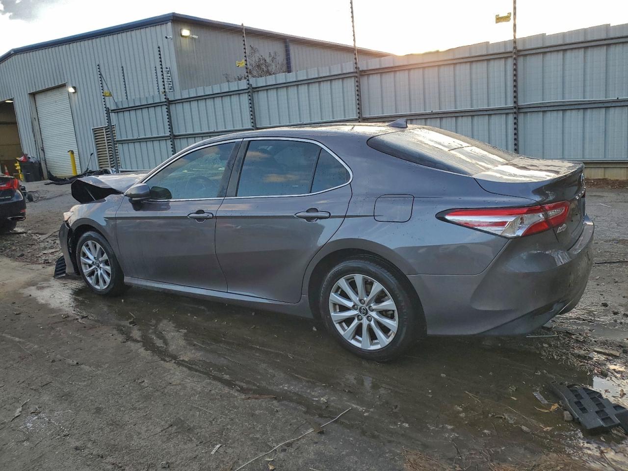 2019 TOYOTA CAMRY L photo 2