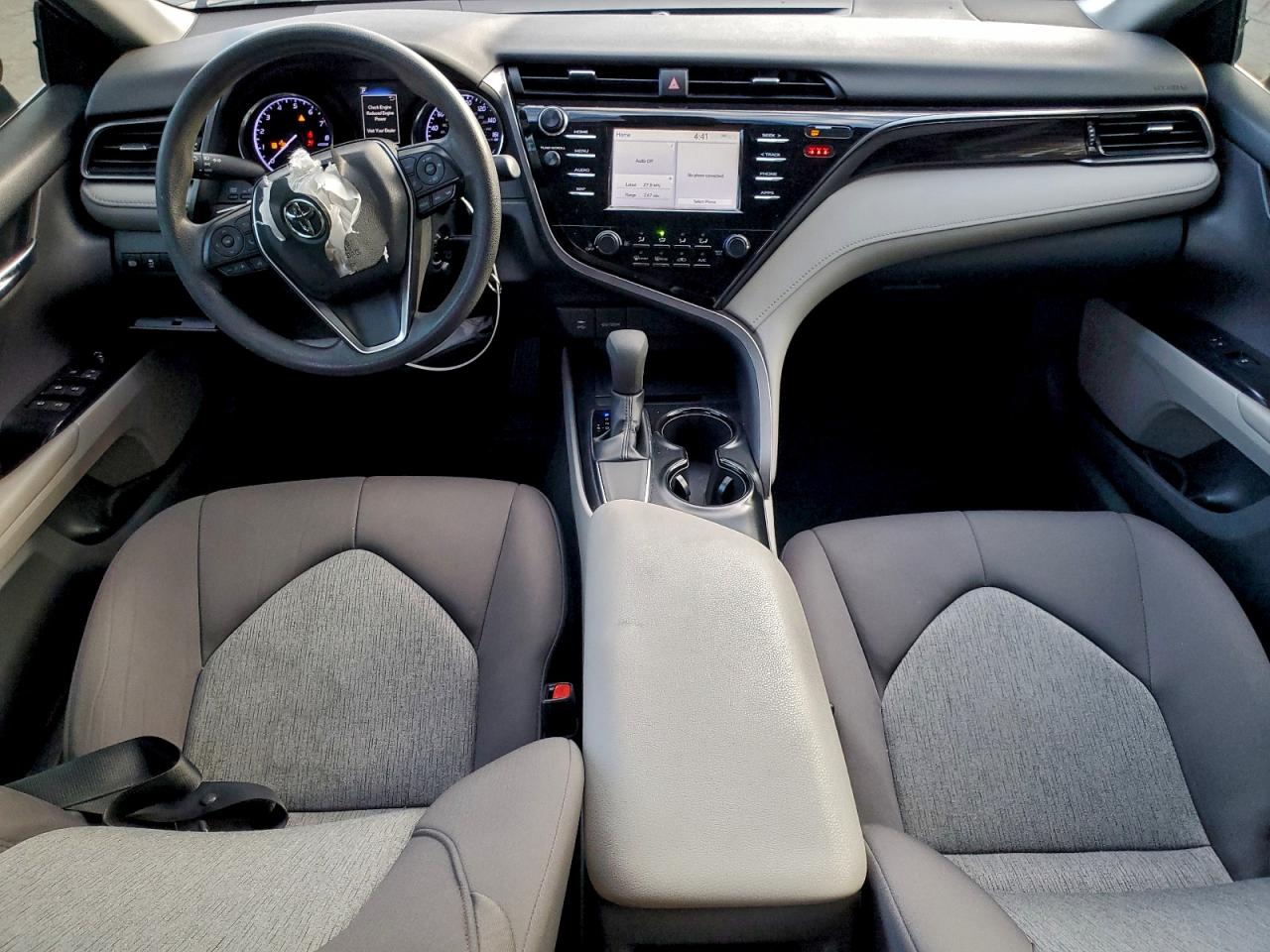 2019 TOYOTA CAMRY L photo 8