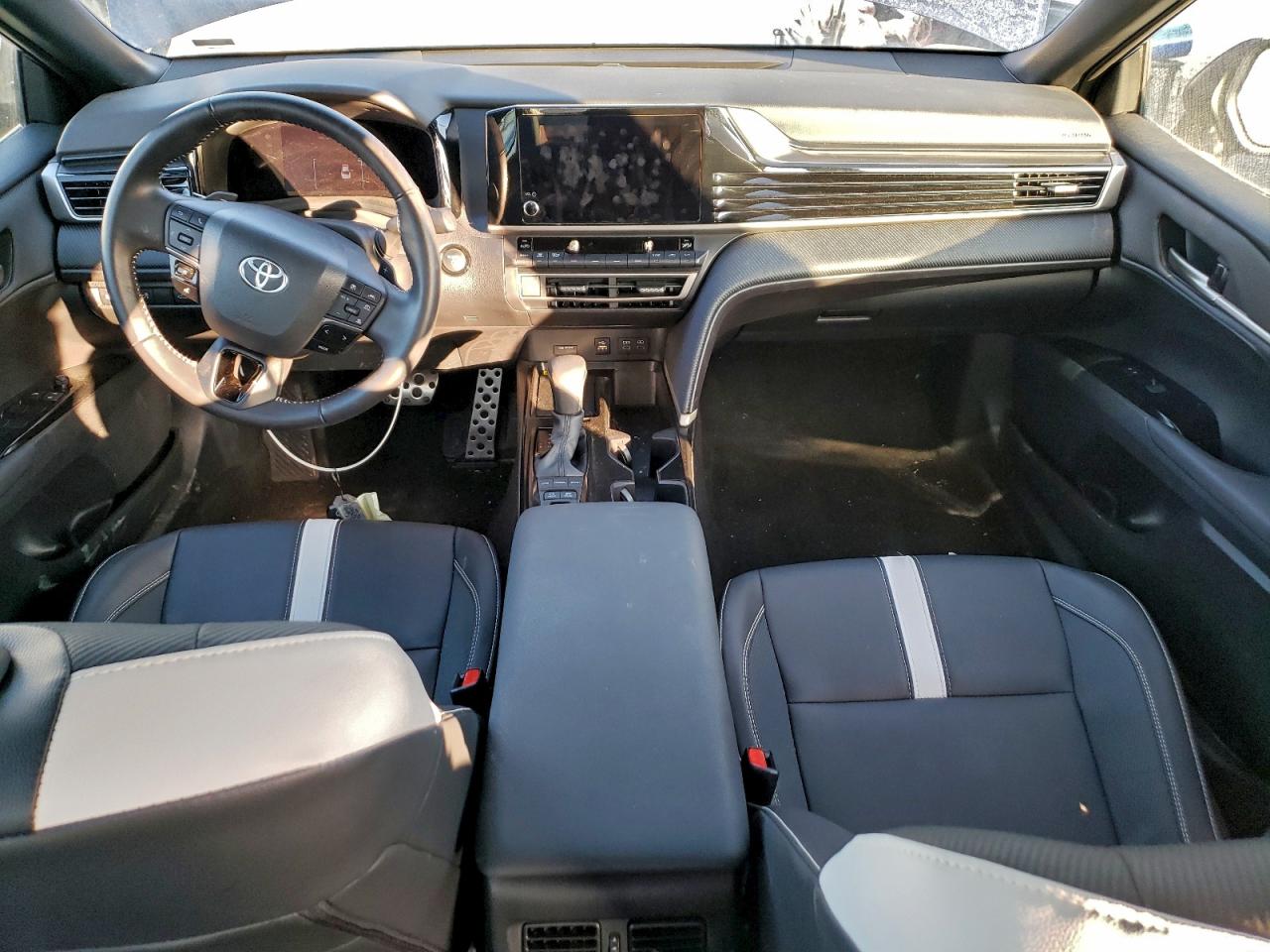 2025 TOYOTA CAMRY XSE photo 8