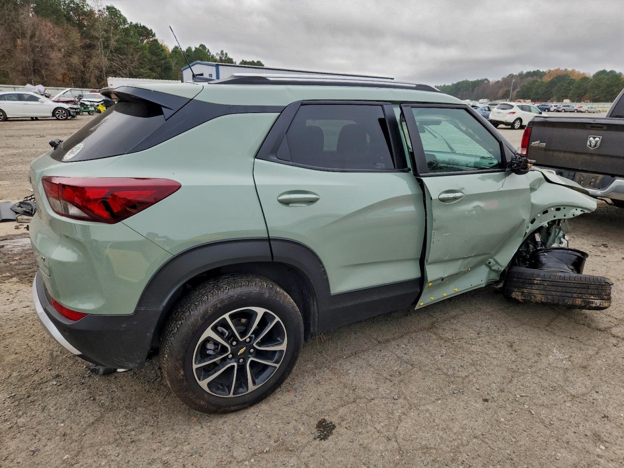 2025 CHEVROLET TRAILBLAZER LT photo 3