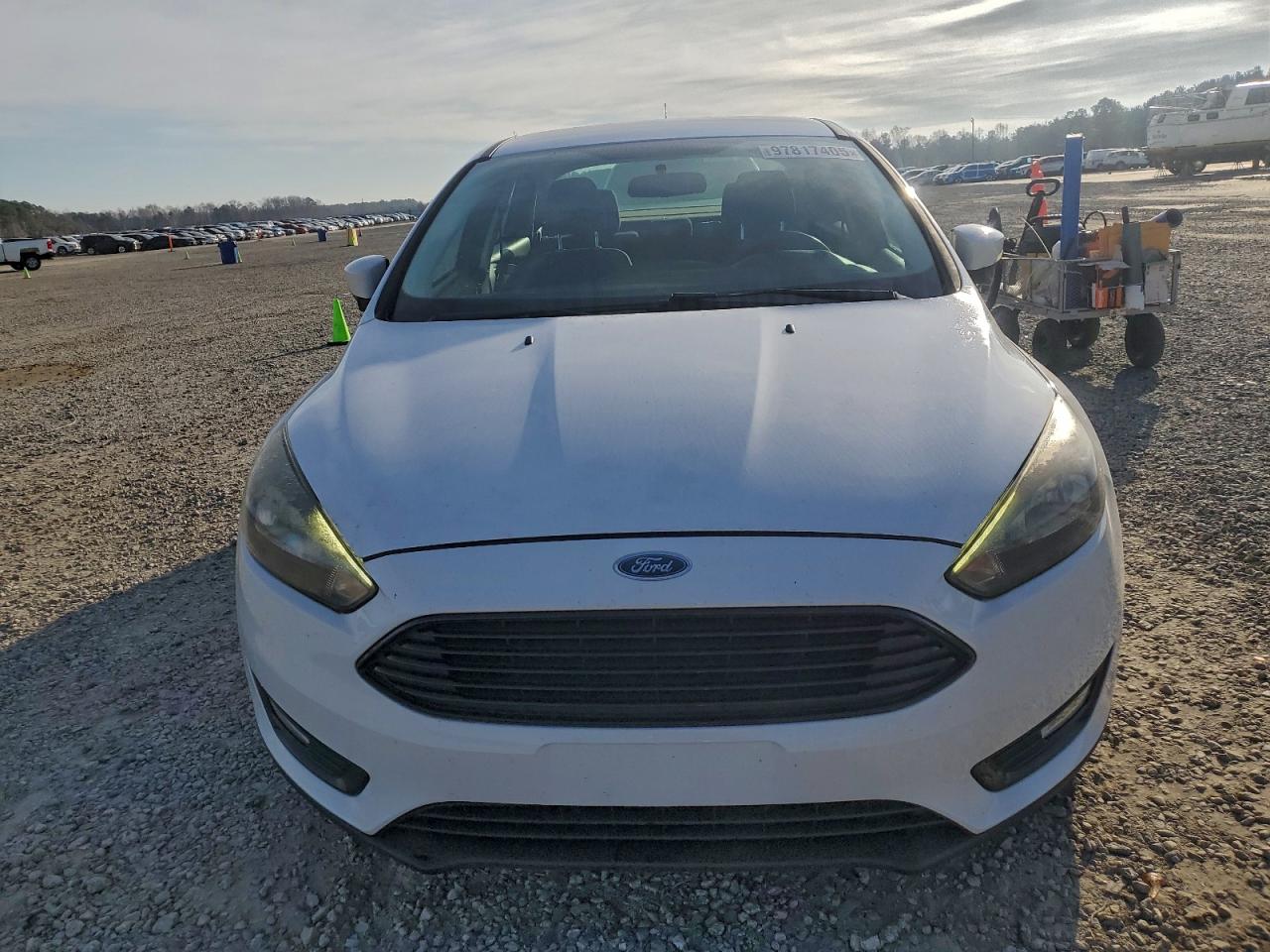 2017 FORD FOCUS SE photo 5