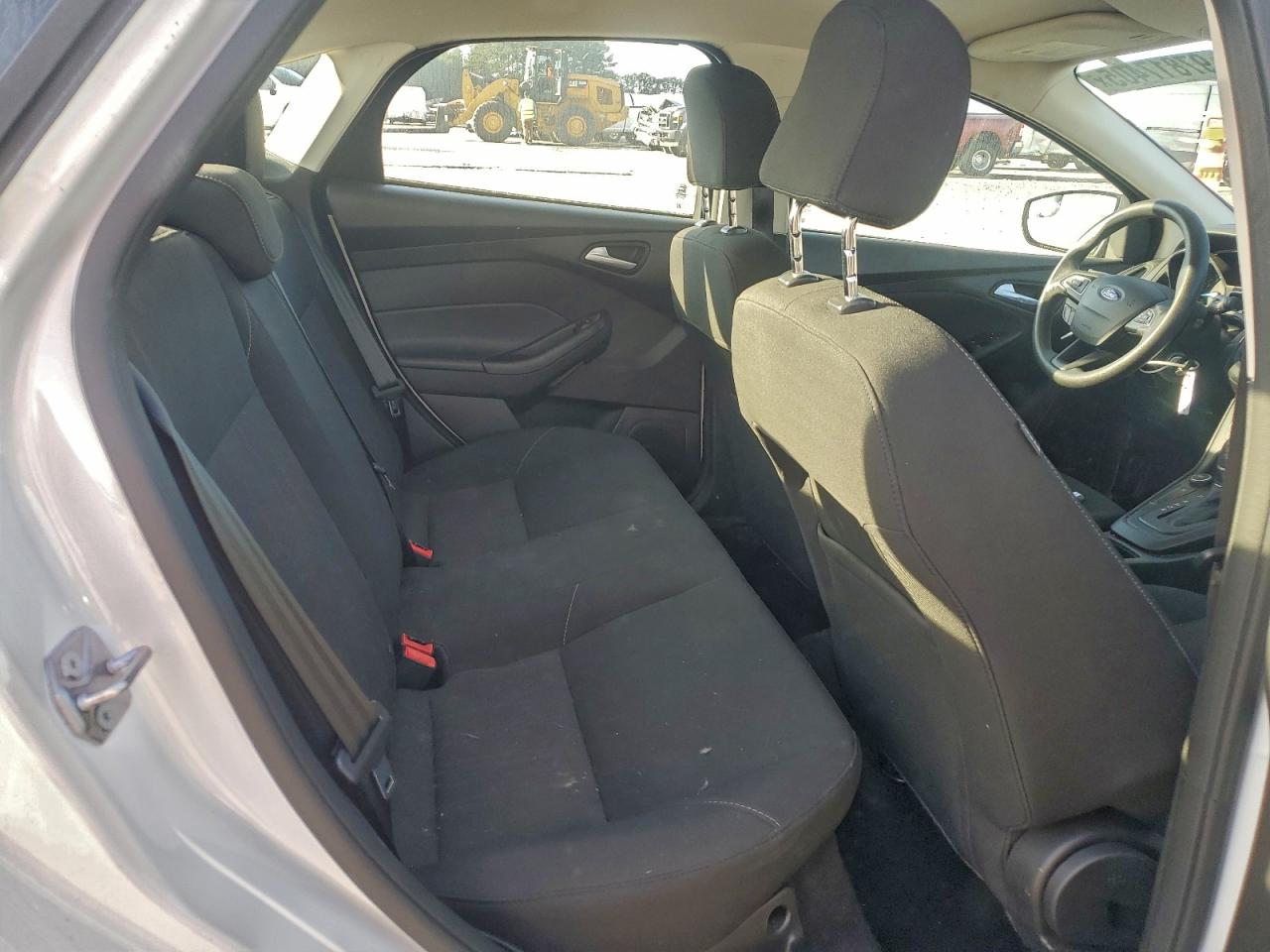 2017 FORD FOCUS SE photo 10