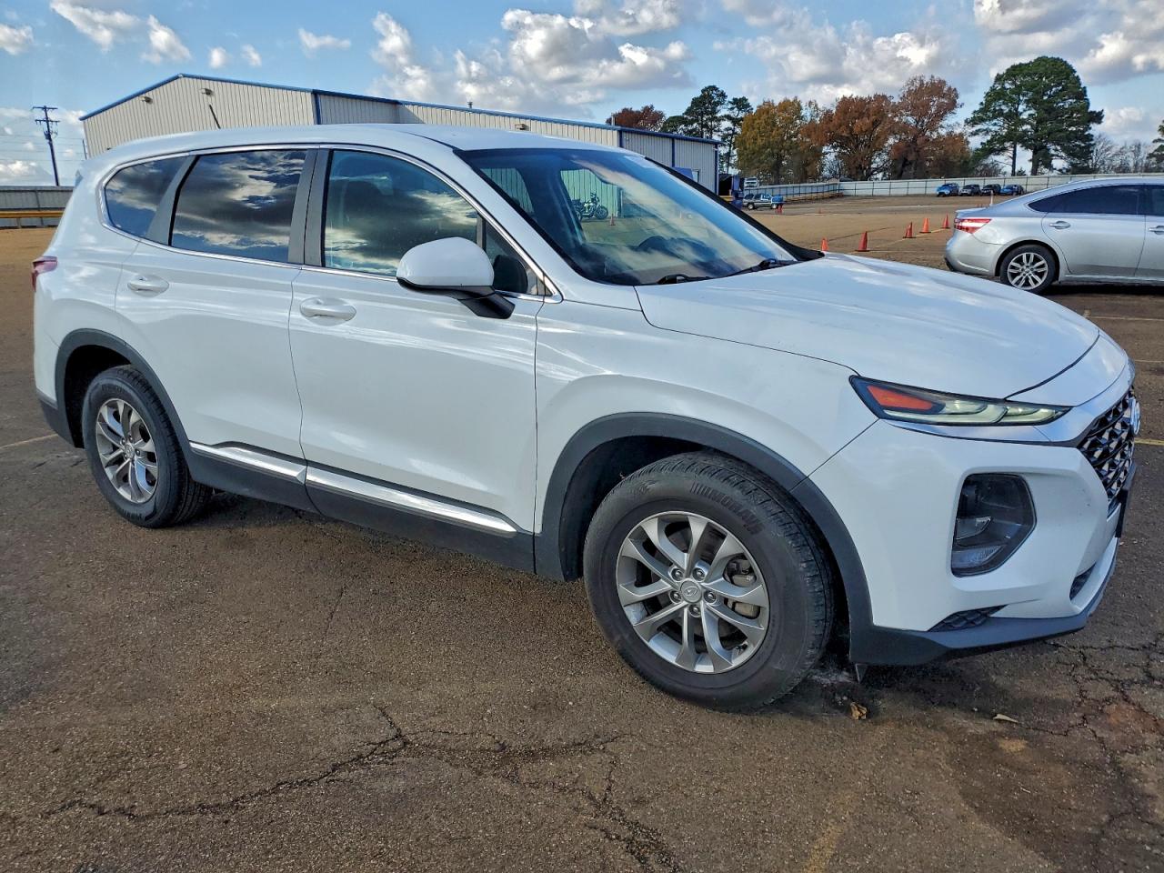 2019 HYUNDAI SANTA FE SE photo 4