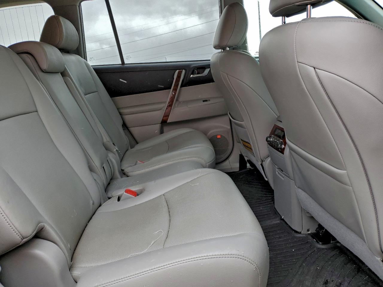 2013 TOYOTA HIGHLANDER LIMITED photo 11