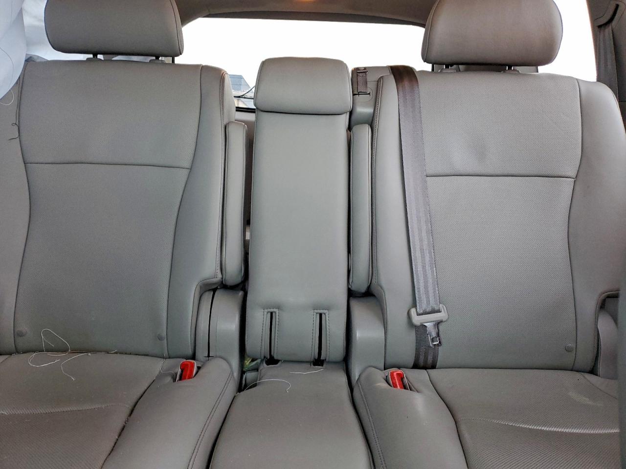 2013 TOYOTA HIGHLANDER LIMITED photo 10