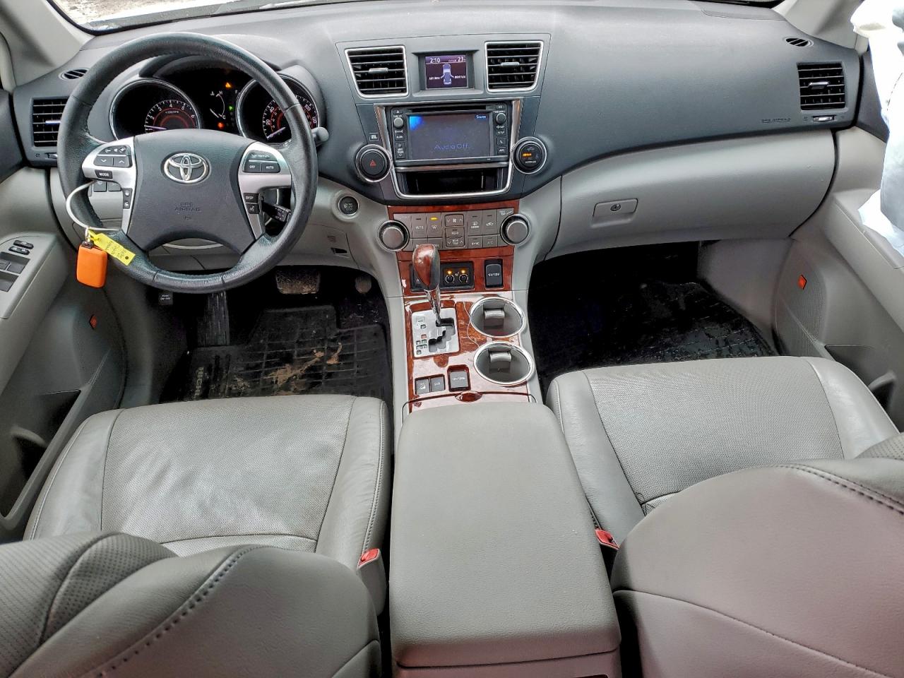 2013 TOYOTA HIGHLANDER LIMITED photo 8