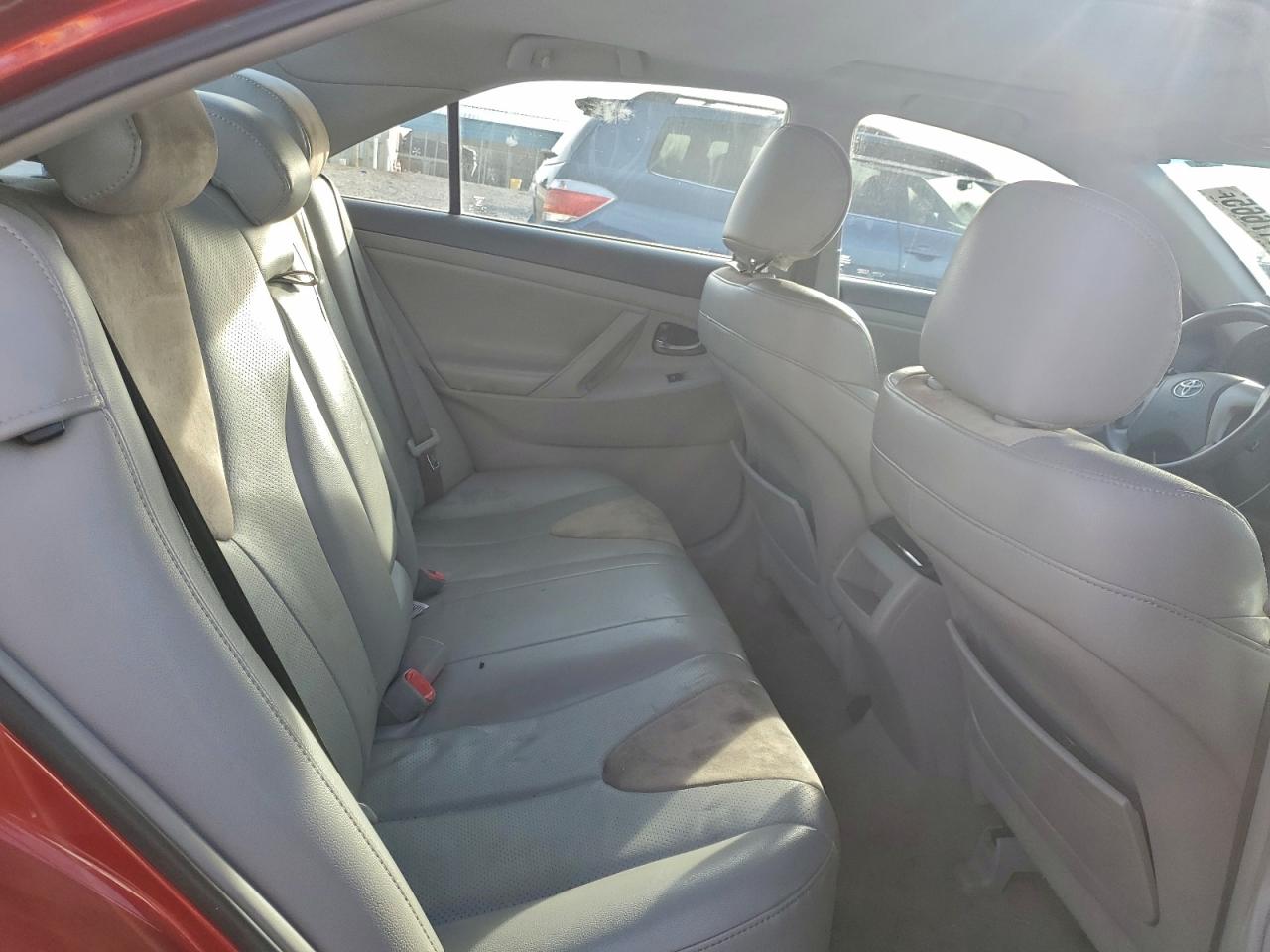 2011 TOYOTA CAMRY BASE photo 10