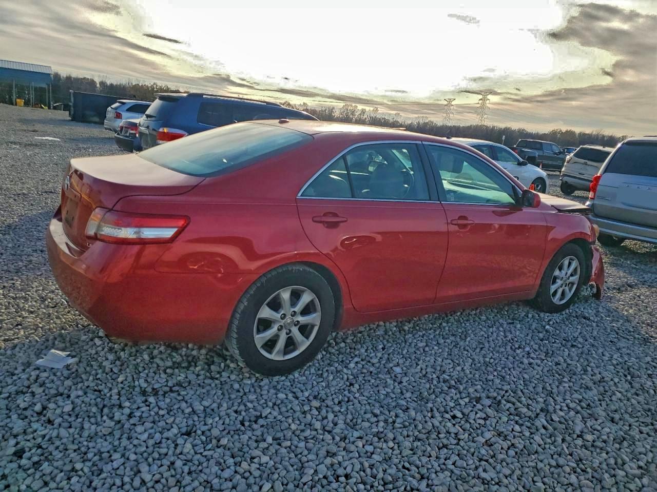 2011 TOYOTA CAMRY BASE photo 3