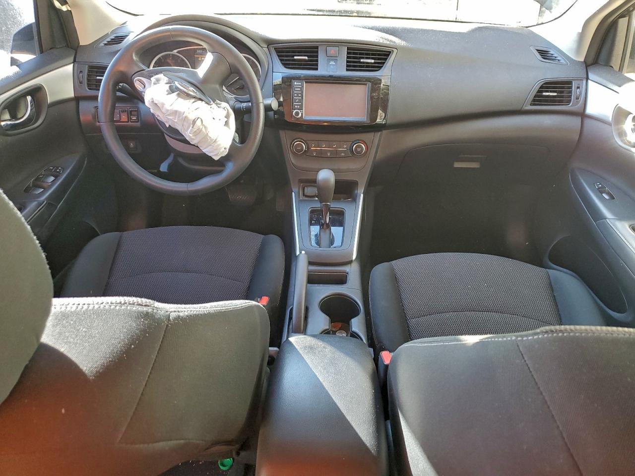 2019 NISSAN SENTRA S photo 8