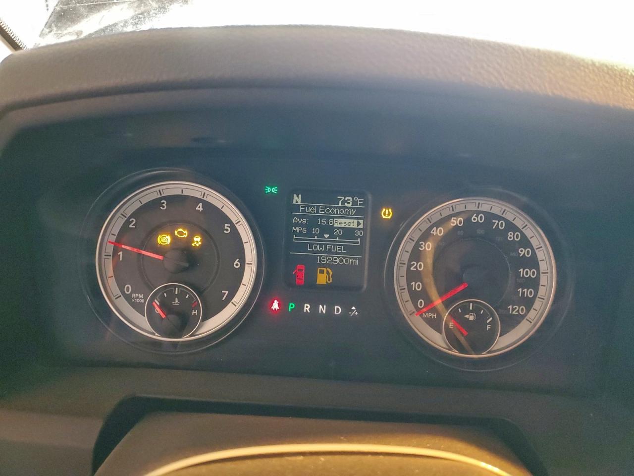 2015 RAM 1500 SLT photo 9