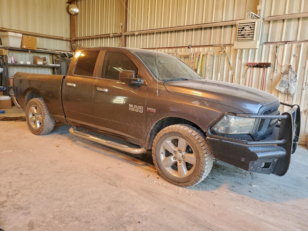 2015 RAM 1500 SLT photo 4