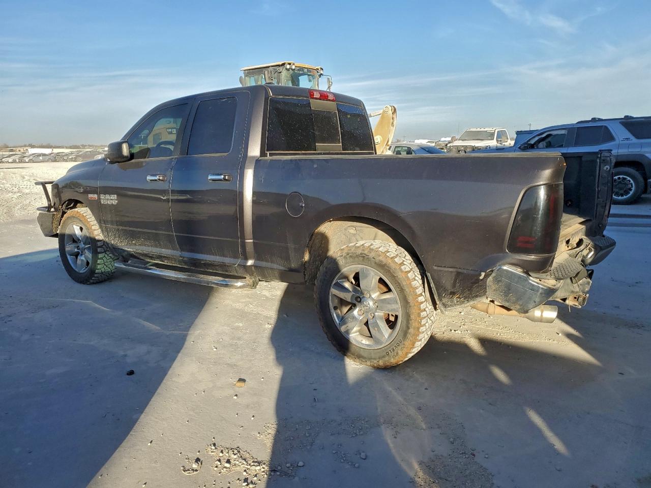 2015 RAM 1500 SLT photo 2