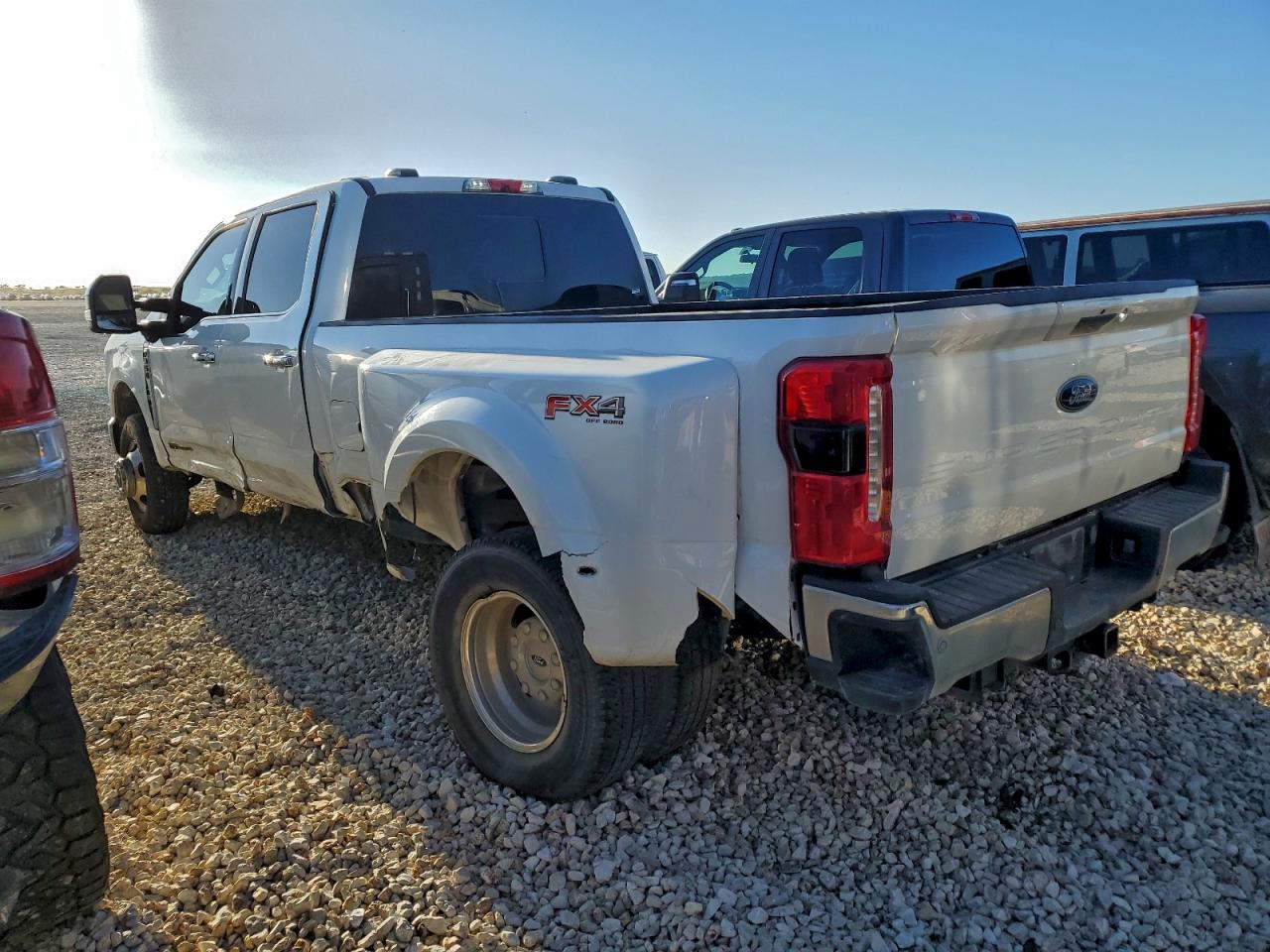 2023 FORD F350 SUPER DUTY photo 2
