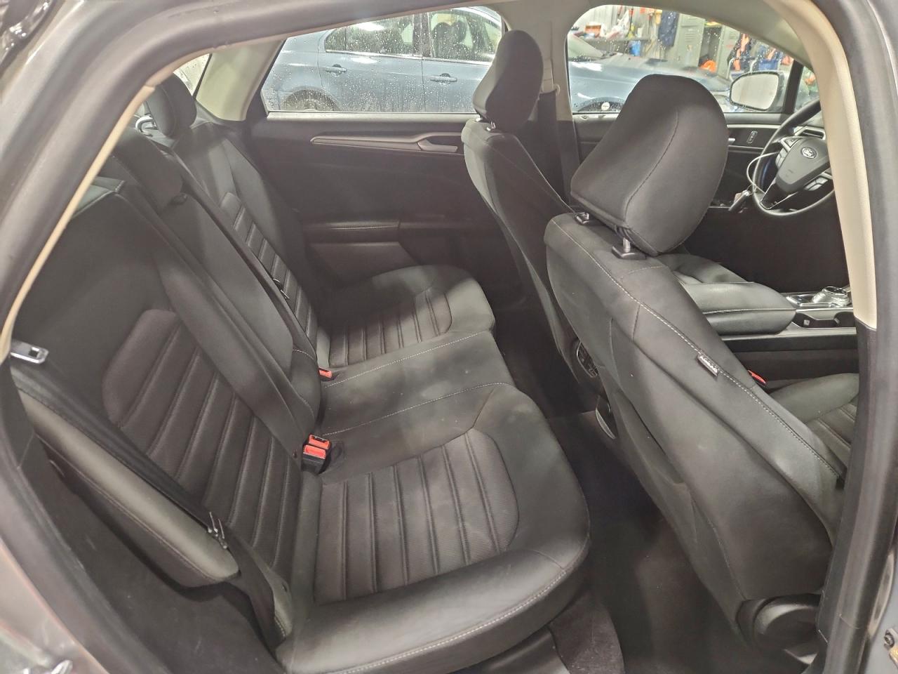 2020 FORD FUSION SE photo 10