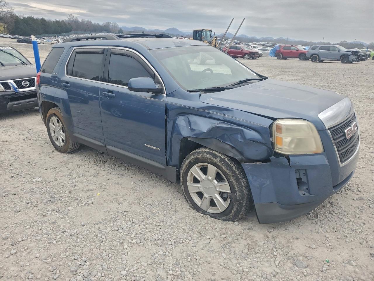 2011 GMC TERRAIN SLE photo 4