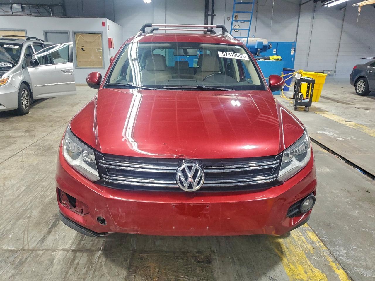 2012 VOLKSWAGEN TIGUAN S photo 5