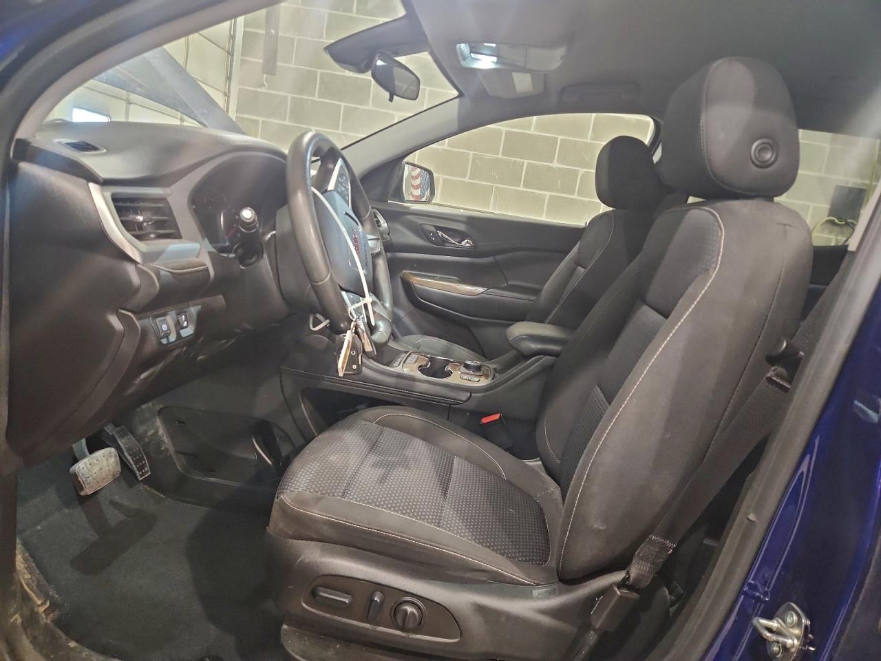 2023 GMC ACADIA SLE photo 7