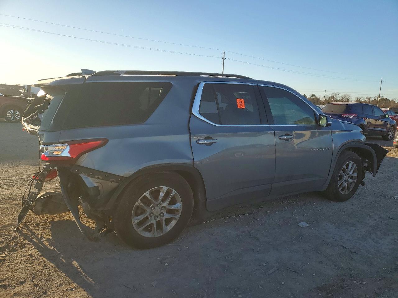 2019 CHEVROLET TRAVERSE LT photo 3