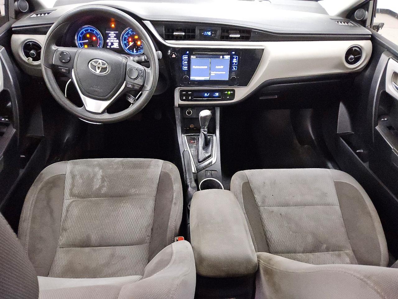2019 TOYOTA COROLLA L photo 8