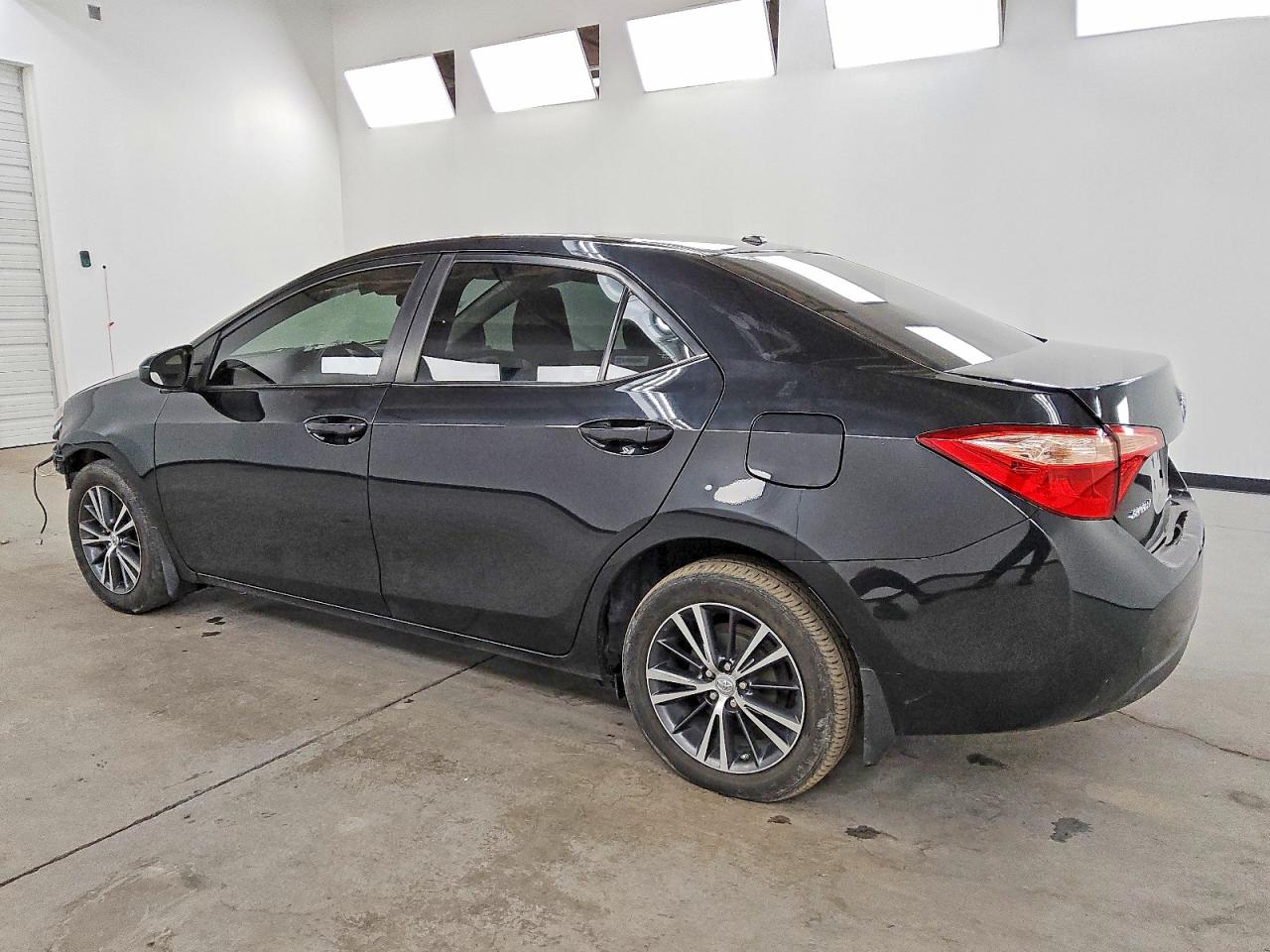 2019 TOYOTA COROLLA L photo 2