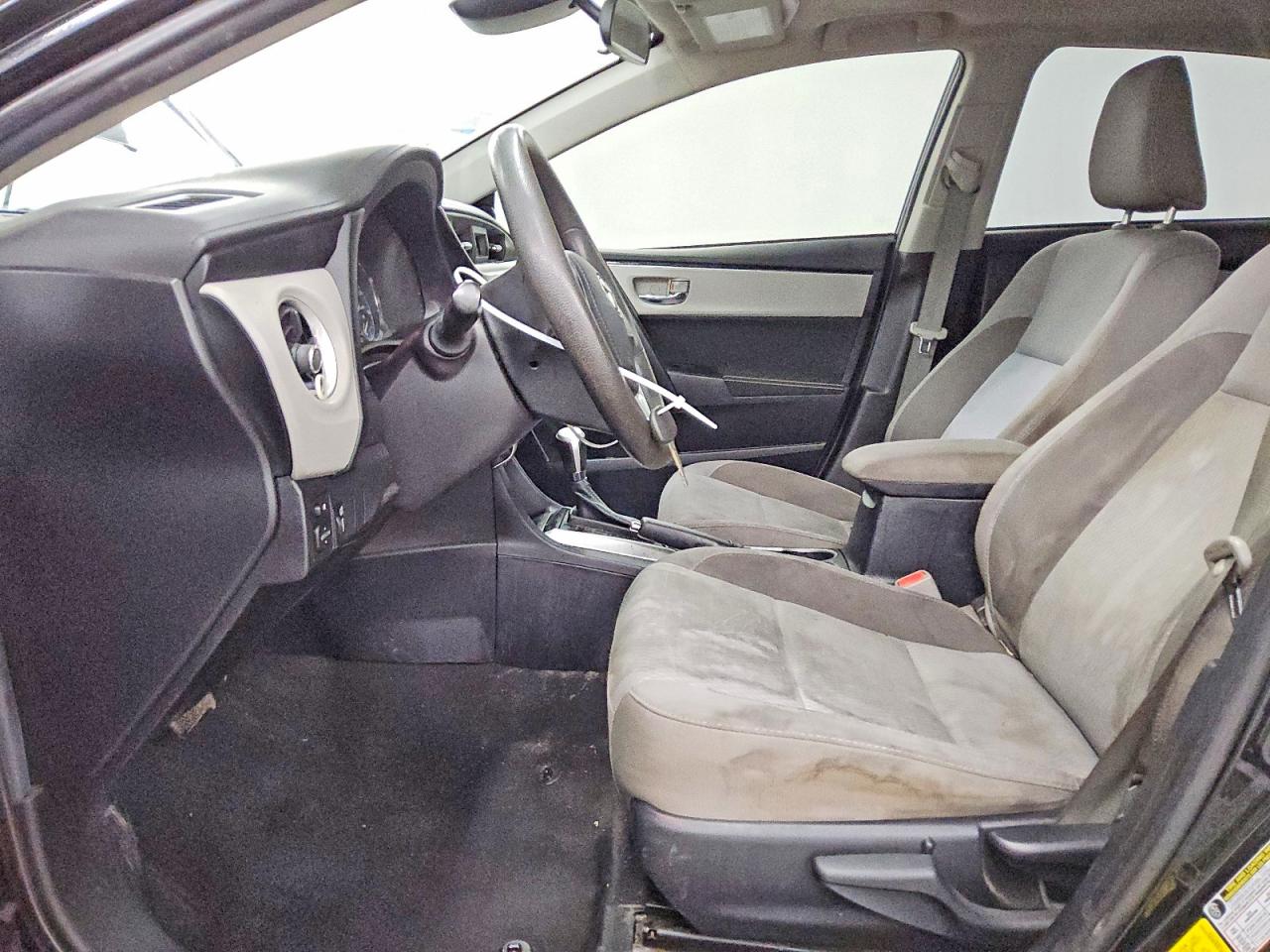 2019 TOYOTA COROLLA L photo 7