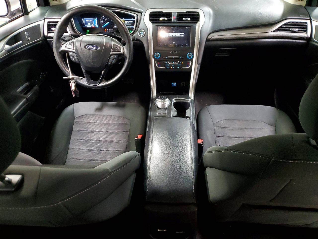 2019 FORD FUSION SE photo 8
