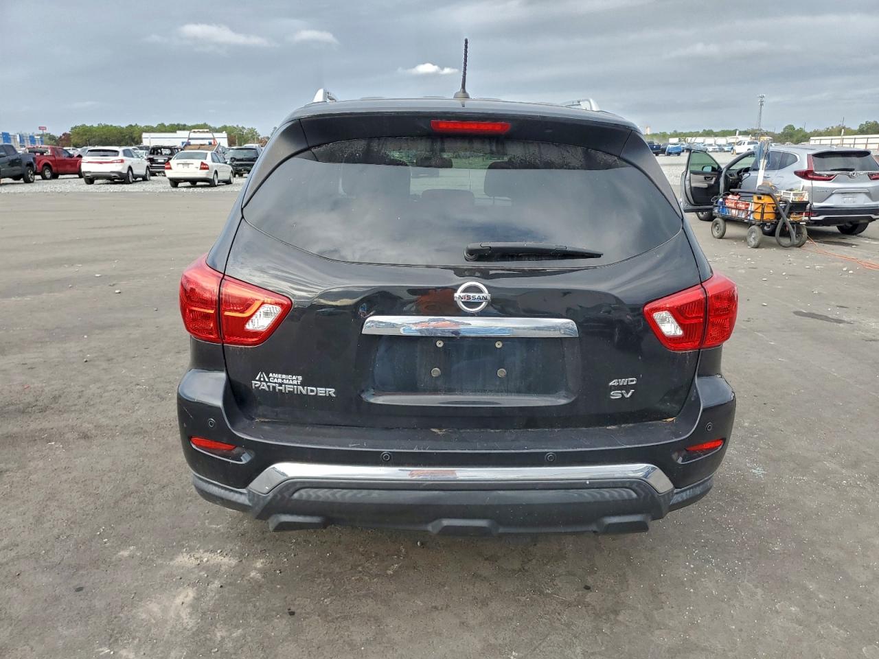 2017 NISSAN PATHFINDER S photo 6