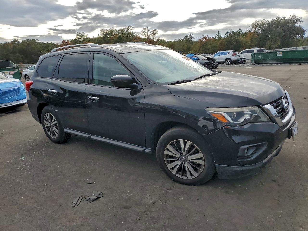 2017 NISSAN PATHFINDER S photo 4