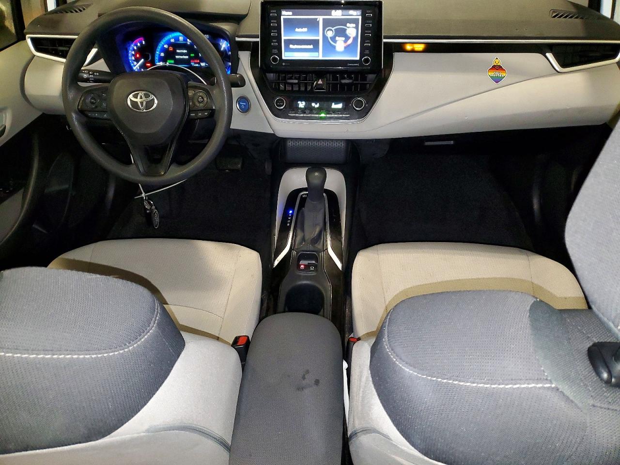 2021 TOYOTA COROLLA LE photo 8
