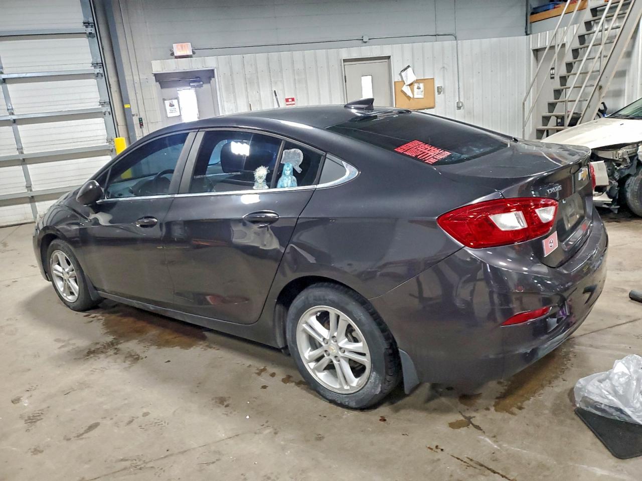 2017 CHEVROLET CRUZE LT photo 2