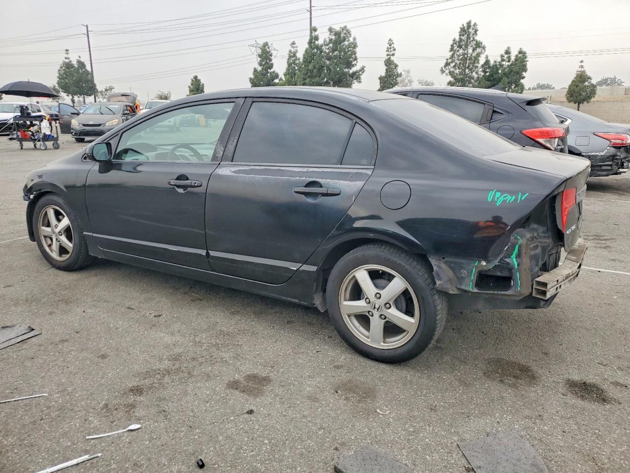 2011 HONDA CIVIC LX photo 2