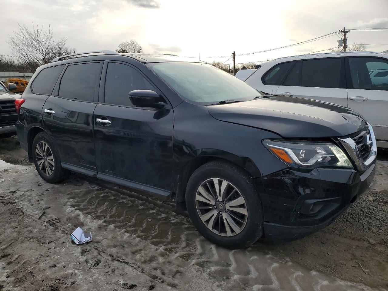 2017 NISSAN PATHFINDER SL photo 4