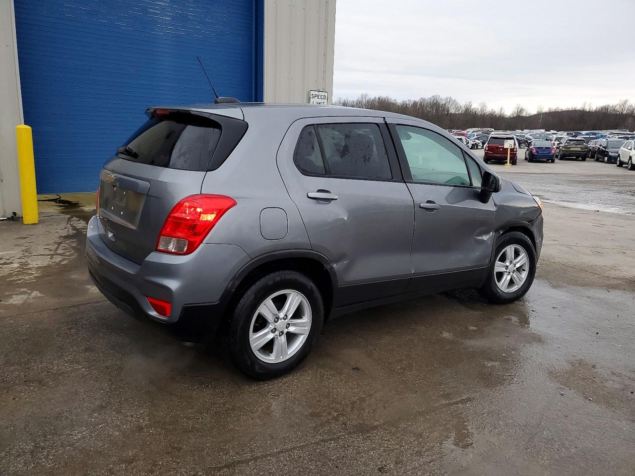 2020 CHEVROLET TRAX LS photo 3