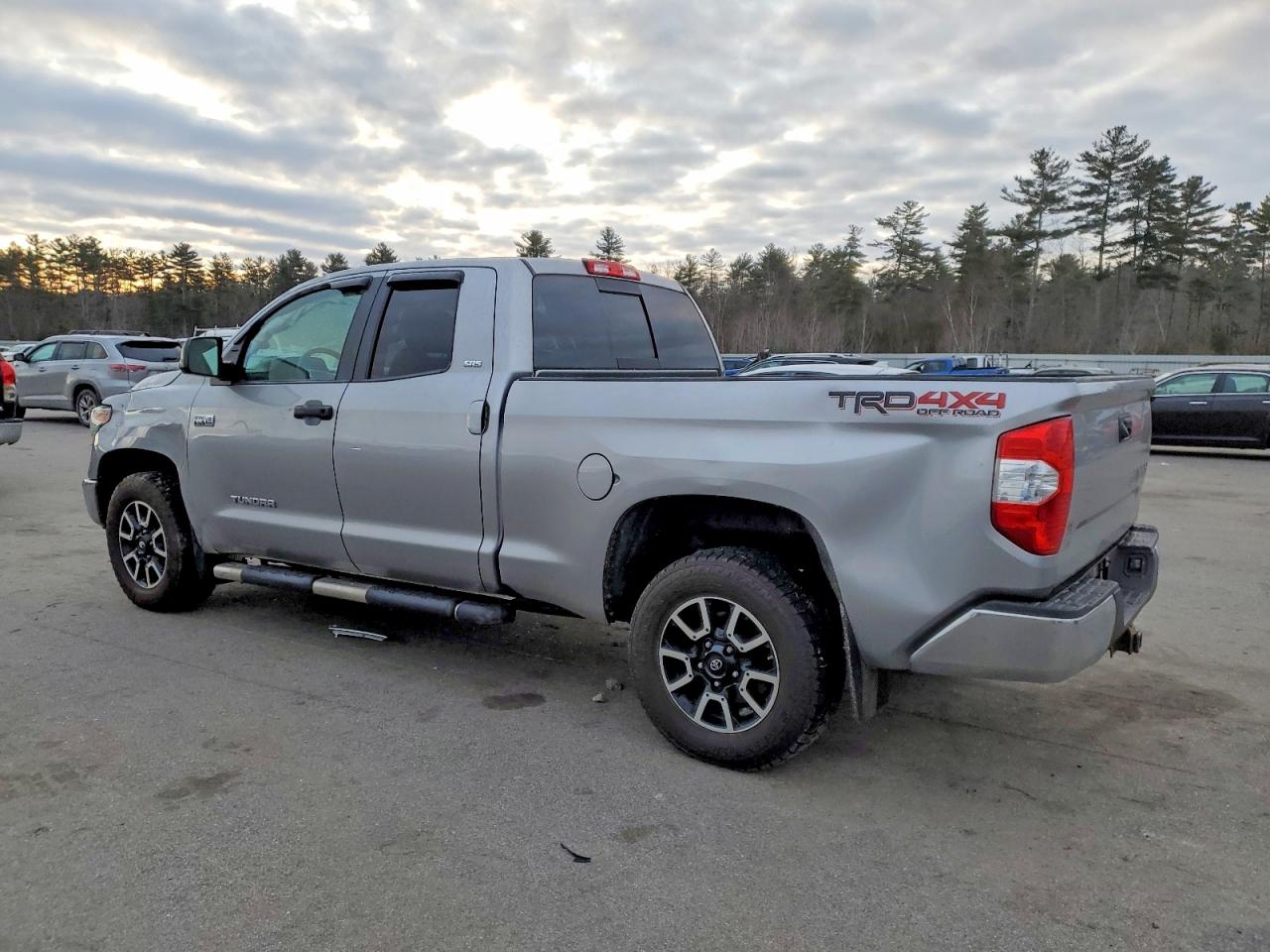 2018 TOYOTA TUNDRA DOUBLE CAB SR photo 2