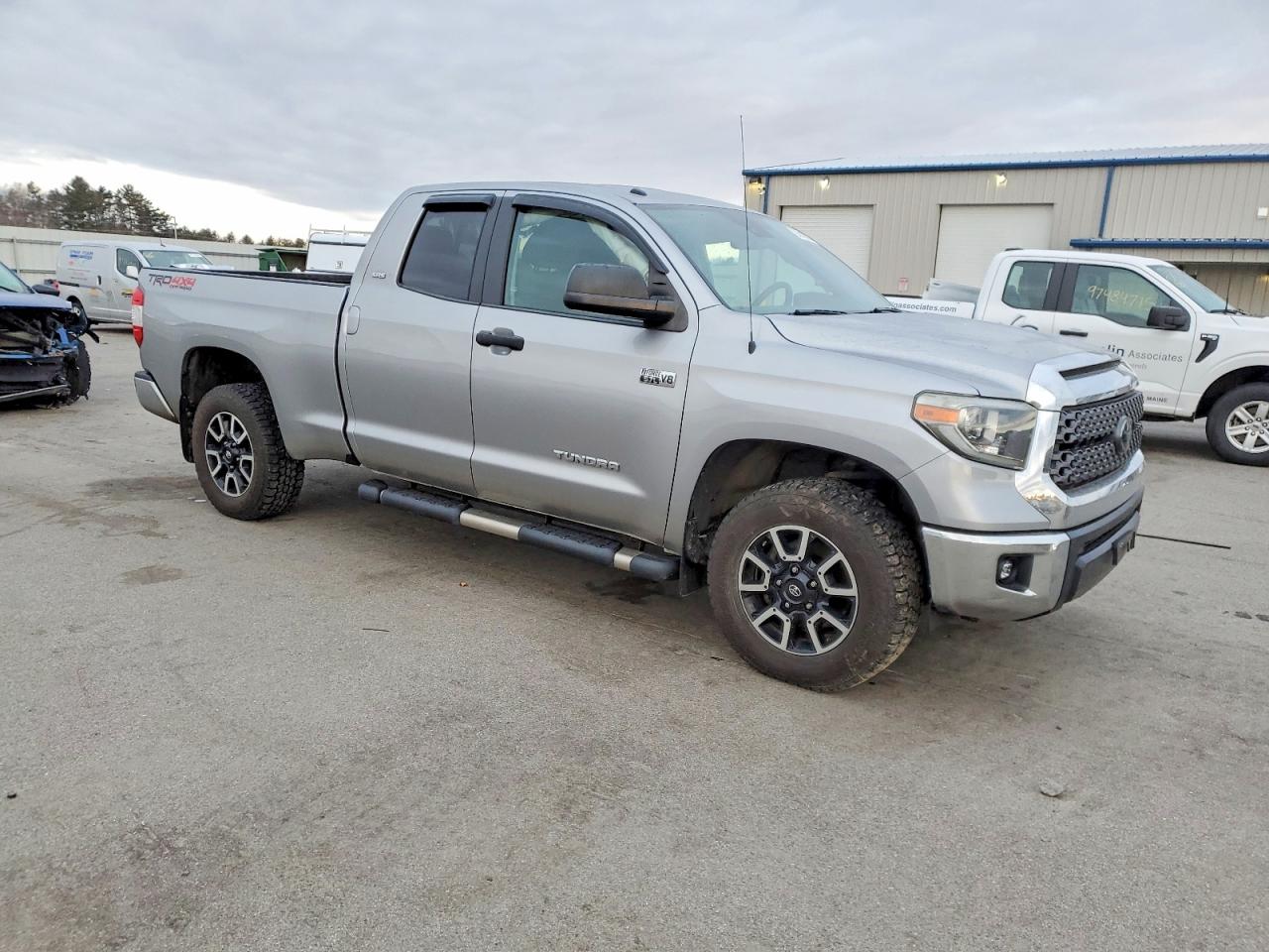 2018 TOYOTA TUNDRA DOUBLE CAB SR photo 4