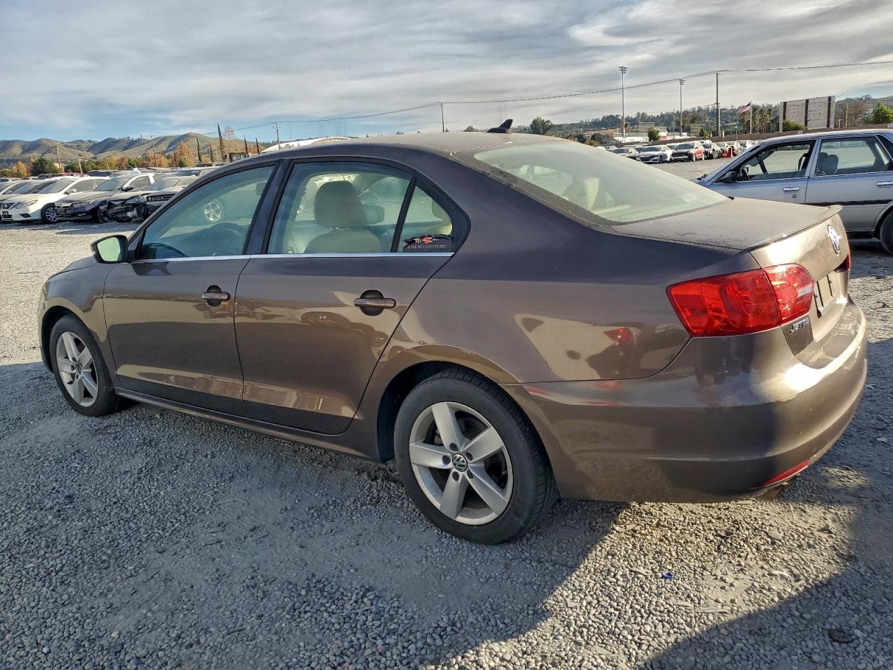 2012 VOLKSWAGEN JETTA TDI photo 2
