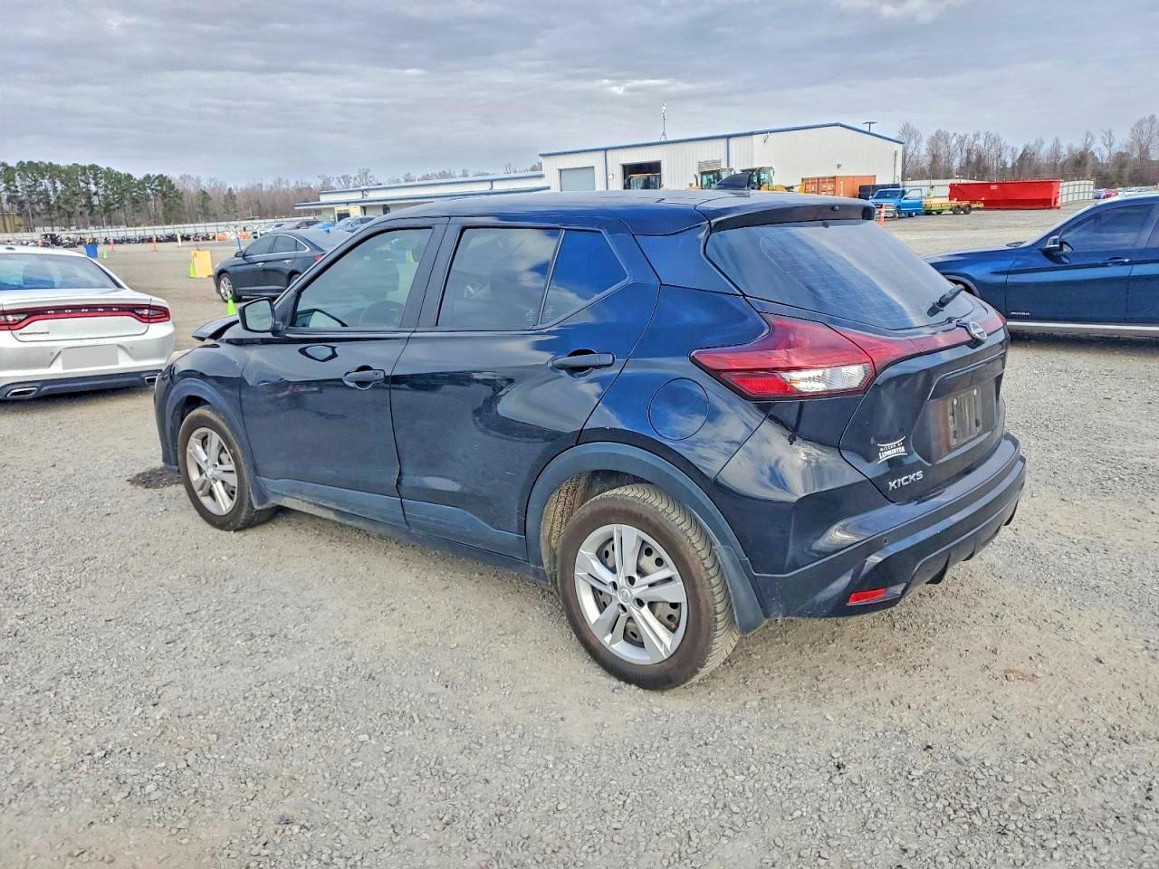 2023 NISSAN KICKS S photo 2