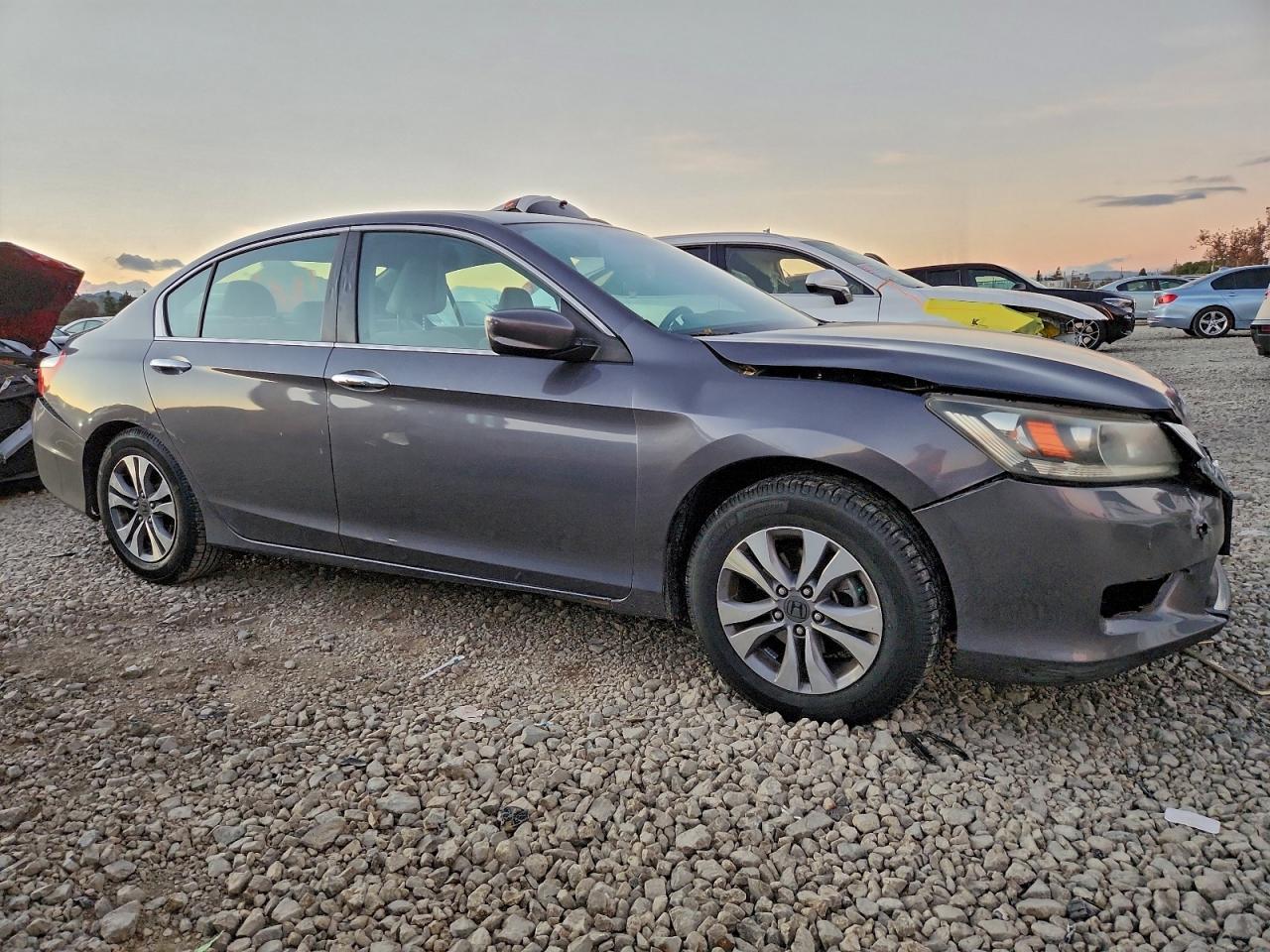 2013 HONDA ACCORD LX photo 4