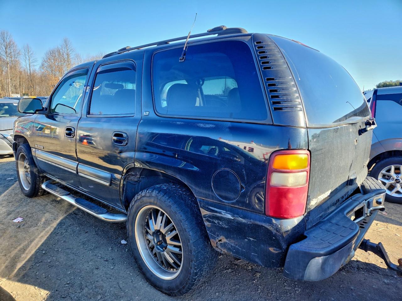 2001 CHEVROLET TAHOE K1500 photo 2