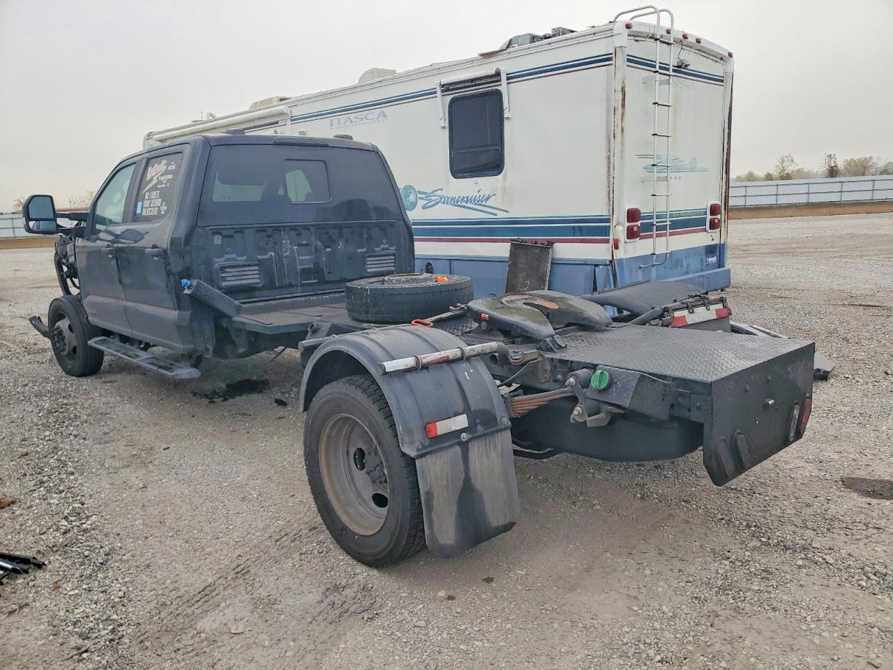 2024 FORD F550 SUPER DUTY TRUCK CAB AND CHASSIS photo 15