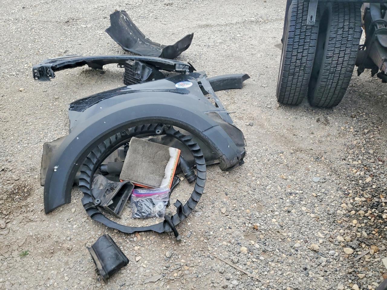 2024 FORD F550 SUPER DUTY TRUCK CAB AND CHASSIS photo 23
