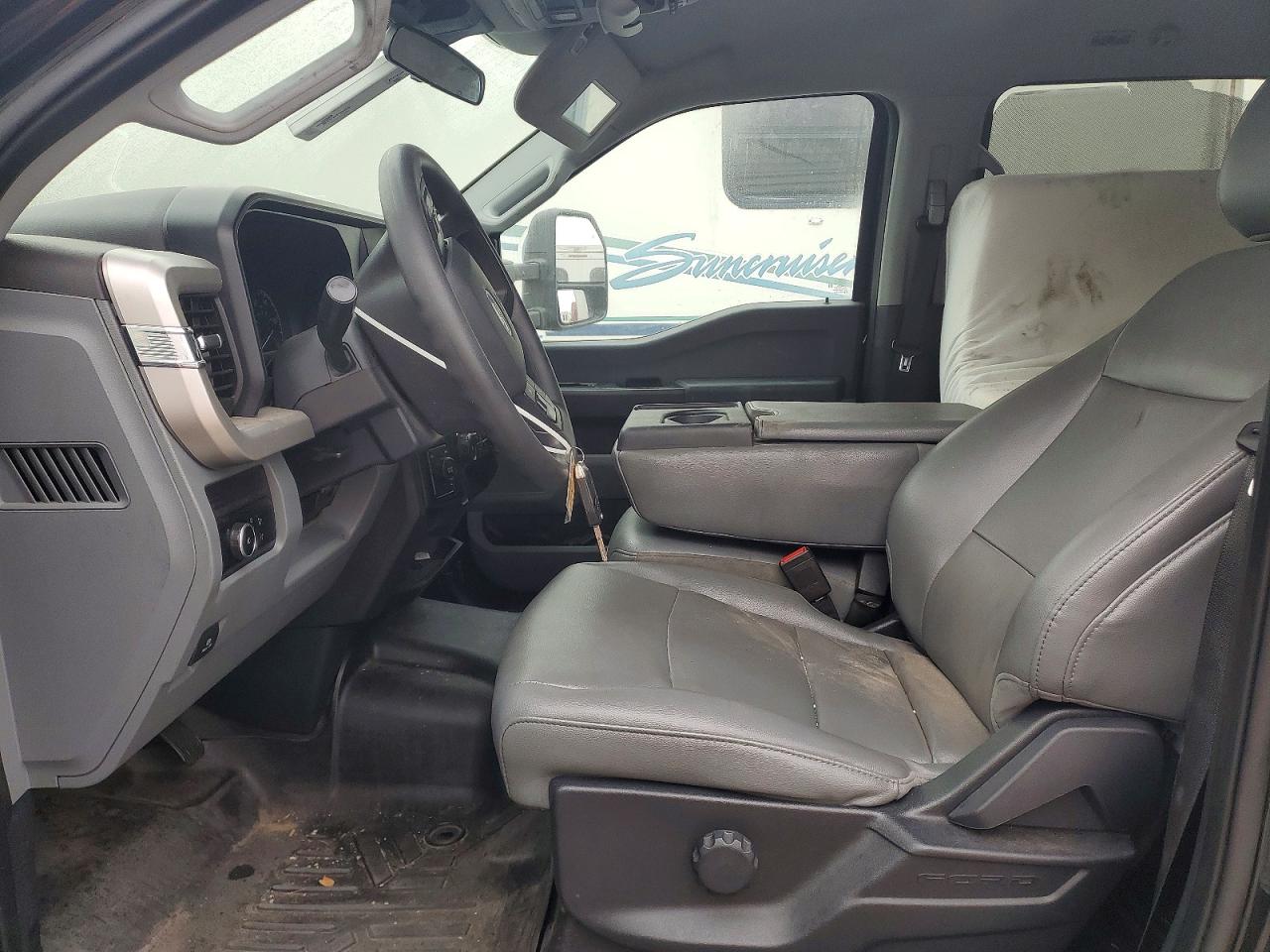 2024 FORD F550 SUPER DUTY TRUCK CAB AND CHASSIS photo 13
